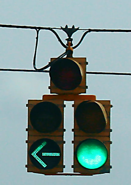 174432d1472503874-ongoing-left-turn-debate-what-your-dual-yellow-traffic-signal-hanging-wire