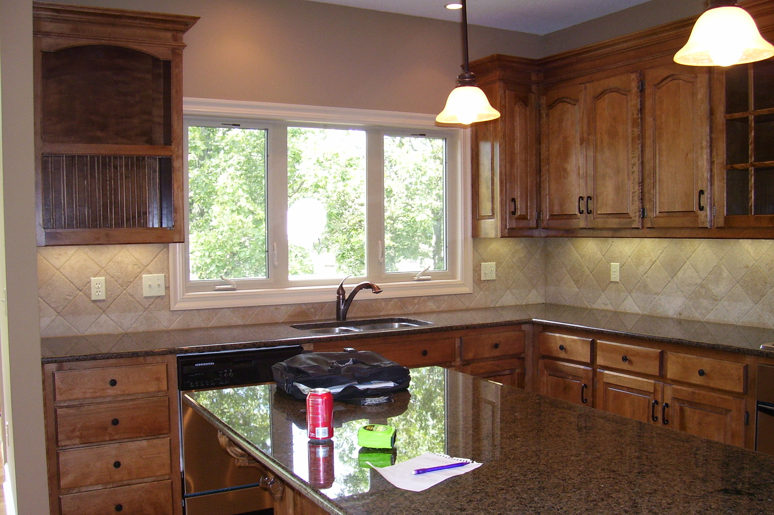 Granite Colors with Knotty Alder Cabinets