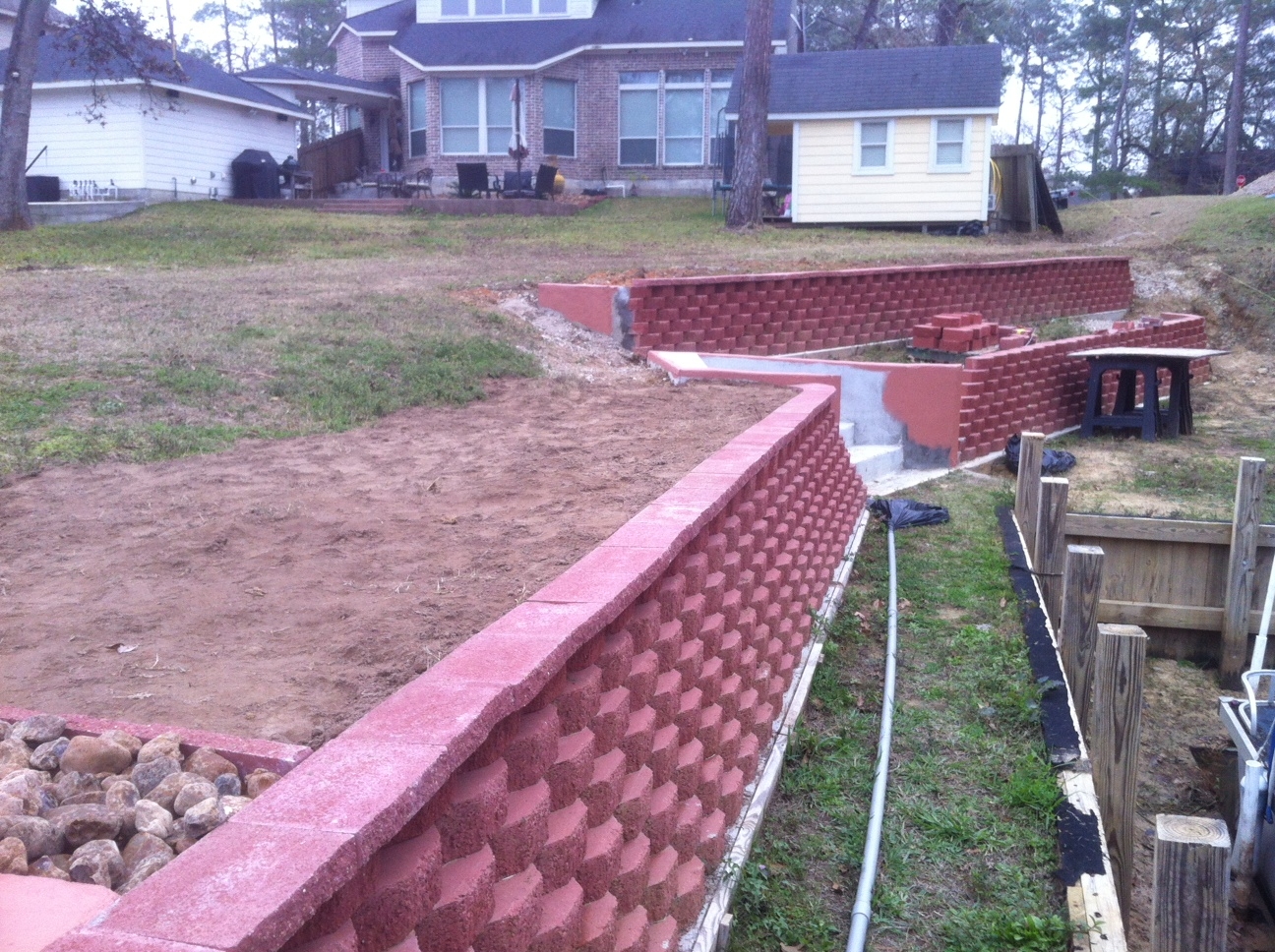 Retaining wall leaning (foundation, heater, insulating, stone) House remodeling, decorating