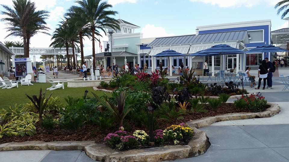Tampa Premium Outlets (in Lutz, NOT www.semashow.com clarify any confusion) opens! (Holiday: homes ...