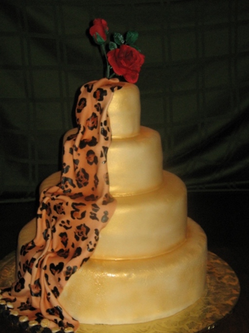 animal print cakes. leopard print cakes