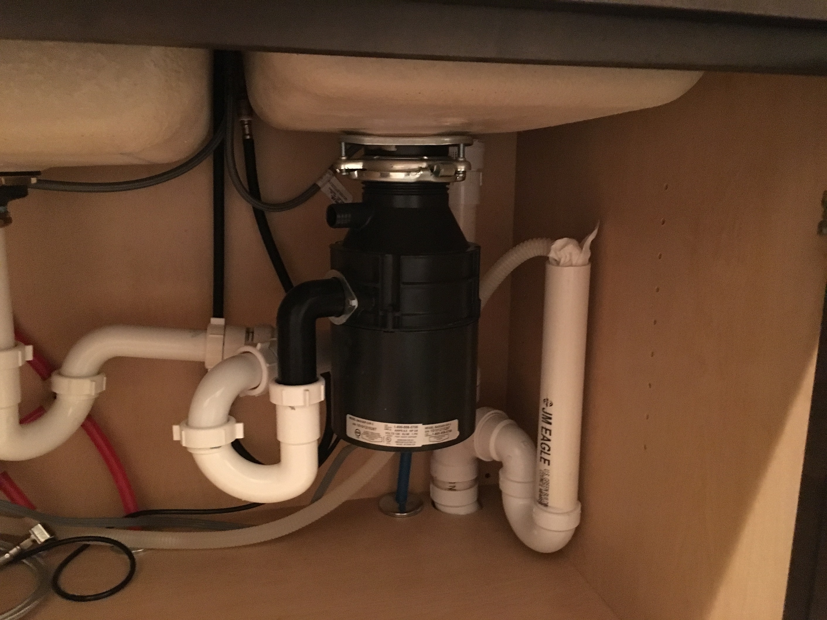 guegling from kitchen sink and sewer gas