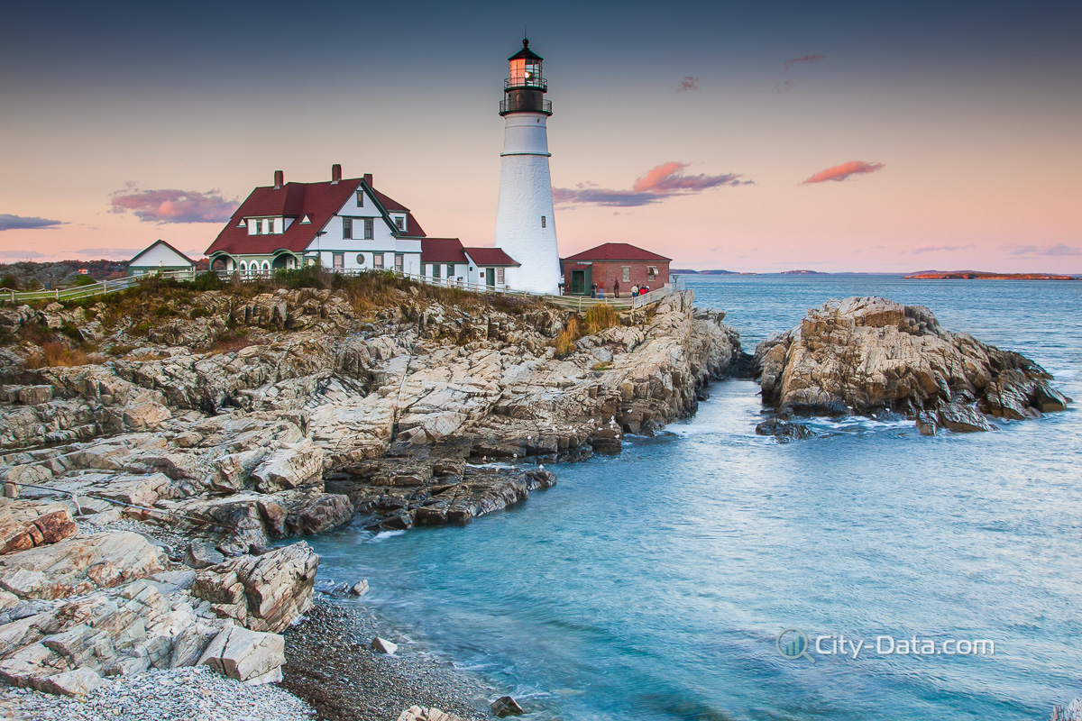 Portland lighthouse in the evening
