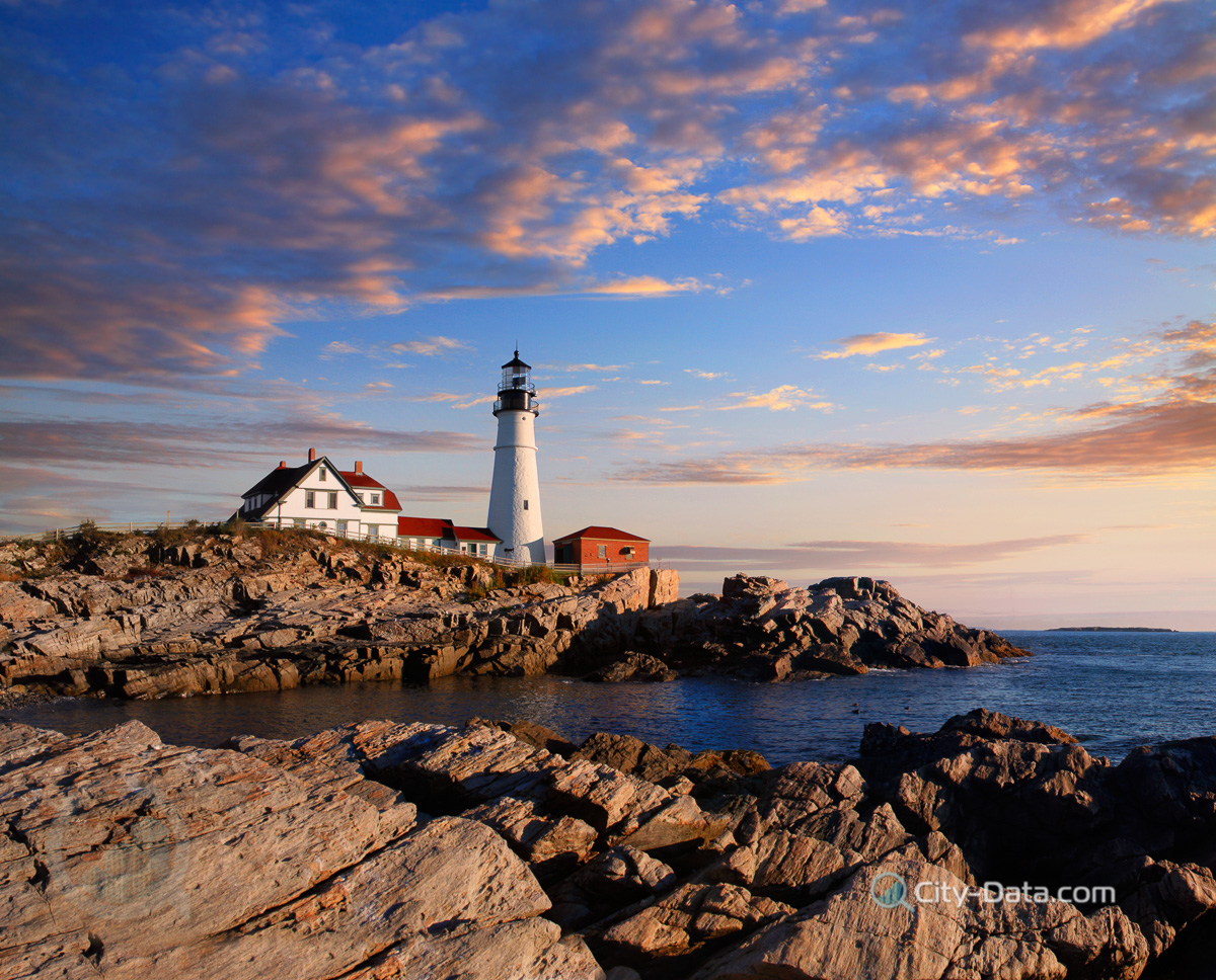 One of the most iconic and beautiful lighthouses, the portland head light under early morning skies, portland, maine, usa
